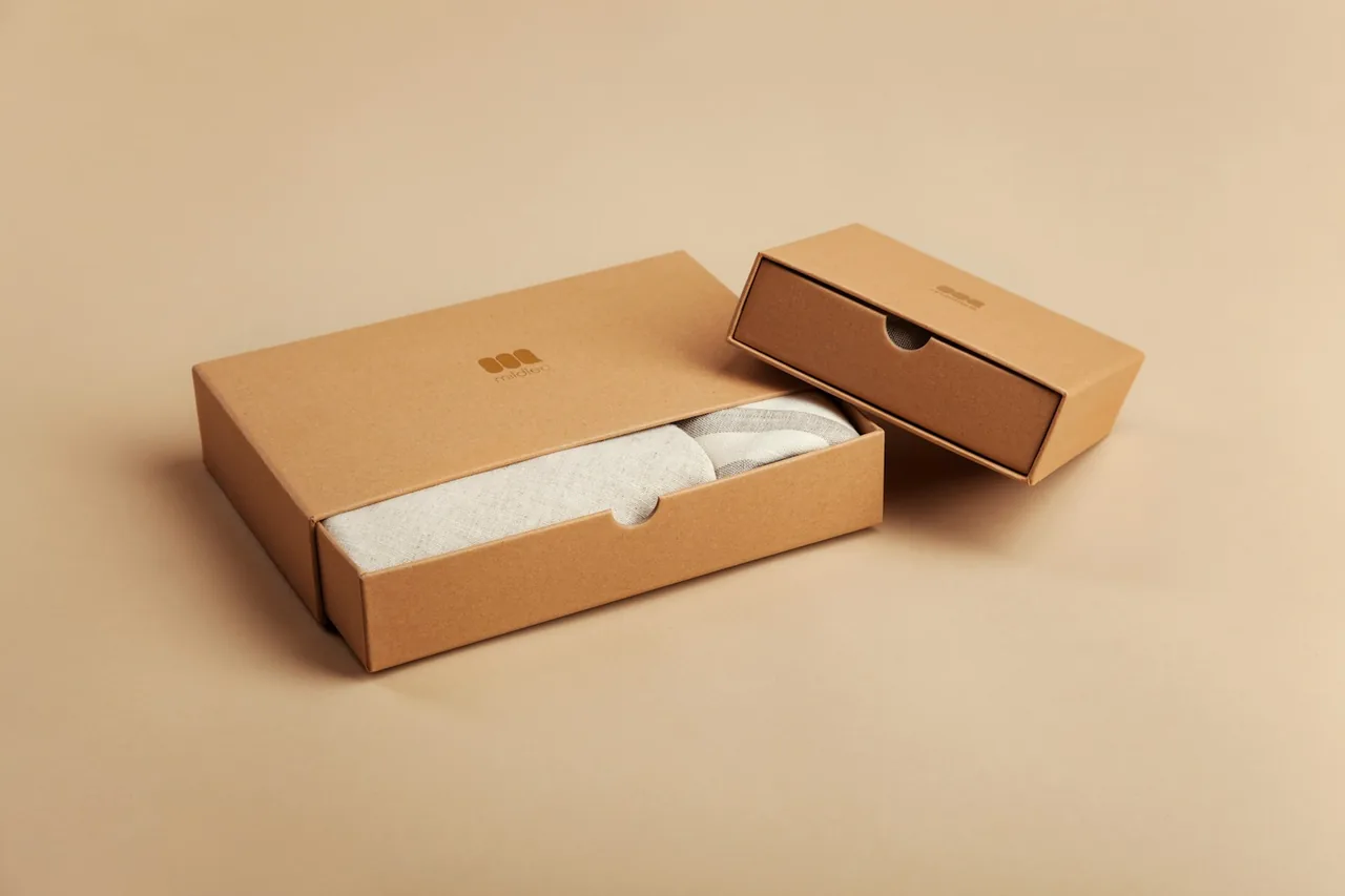 D2C Brand Packaging: Designing for the Unboxing Moment — article illustration